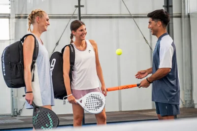 Ropa de pádel: qué ponerse para jugar con comodidad y rendimiento