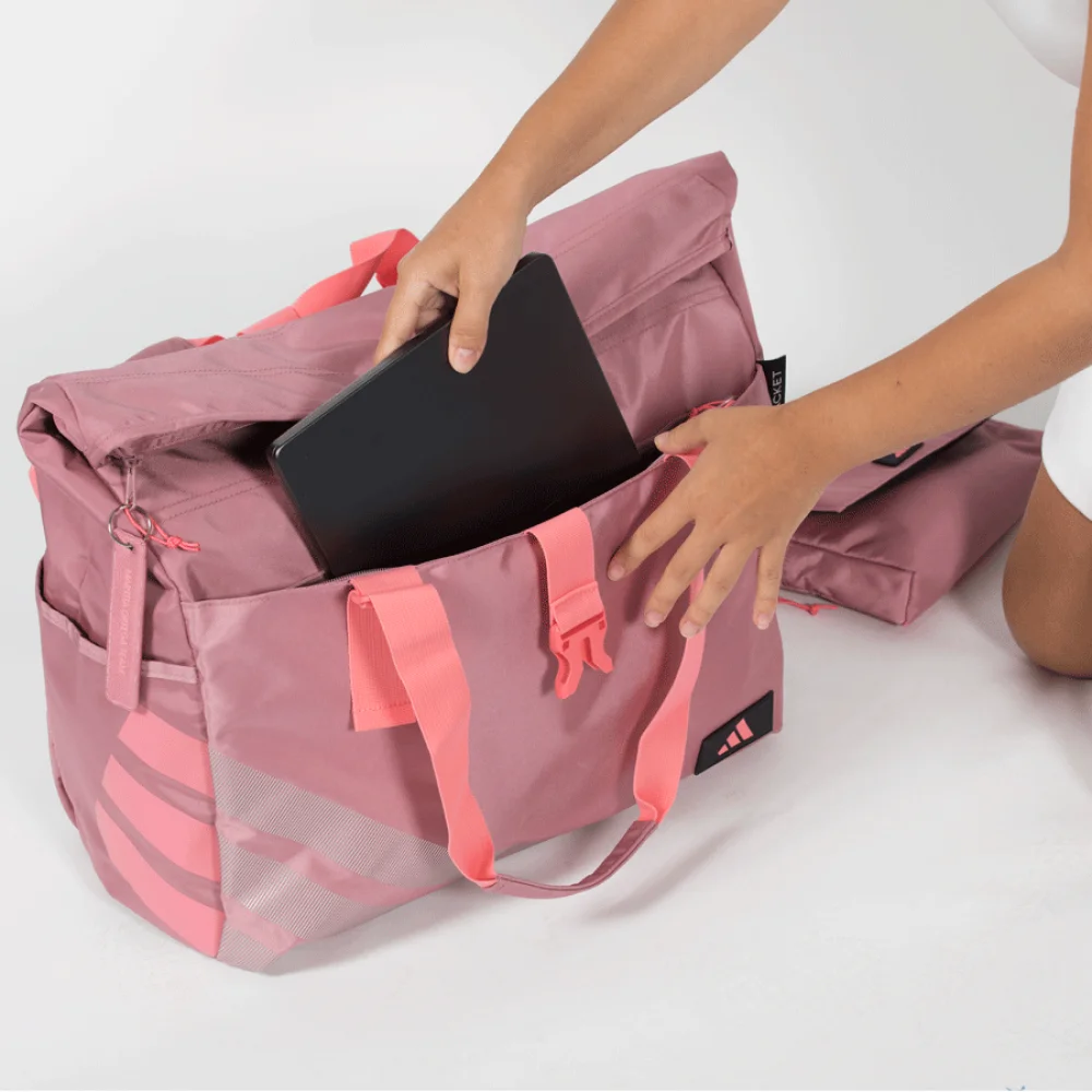 Adidas bolsa de fin de semana Martita Ortega 2026 - imagen 3