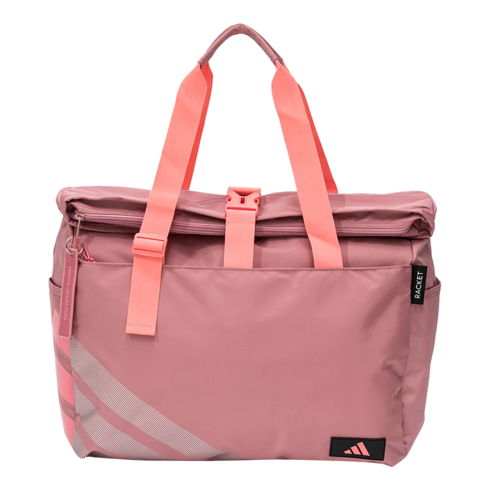 Adidas bolsa de fin de semana Martita Ortega 2026 - imagen 1