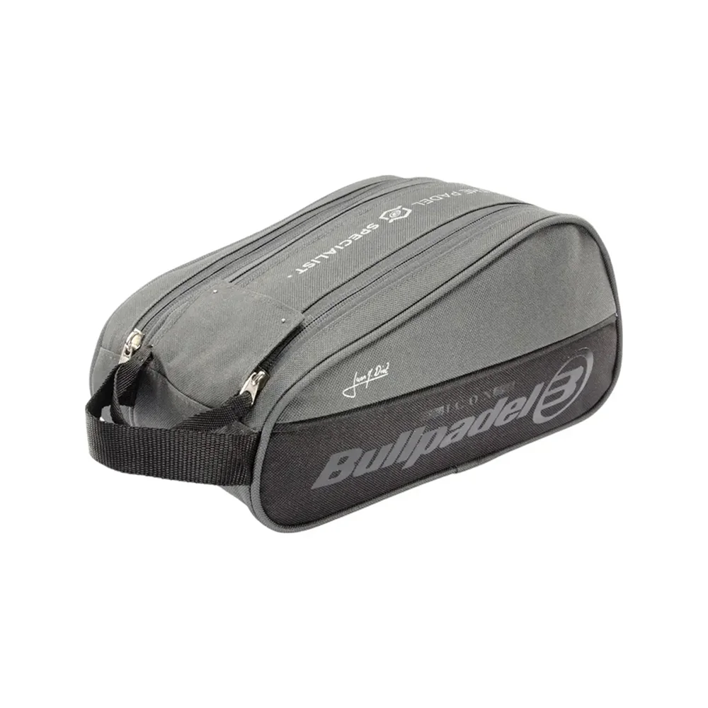 Bullpadel Iconic Graphite — bolsa de aseo Vertex con la firma de Juan Martín Díaz imagen 1 Bullpadel Iconic Graphite — bolsa de aseo Vertex con la firma de Juan Martín Díaz - imagen 1
