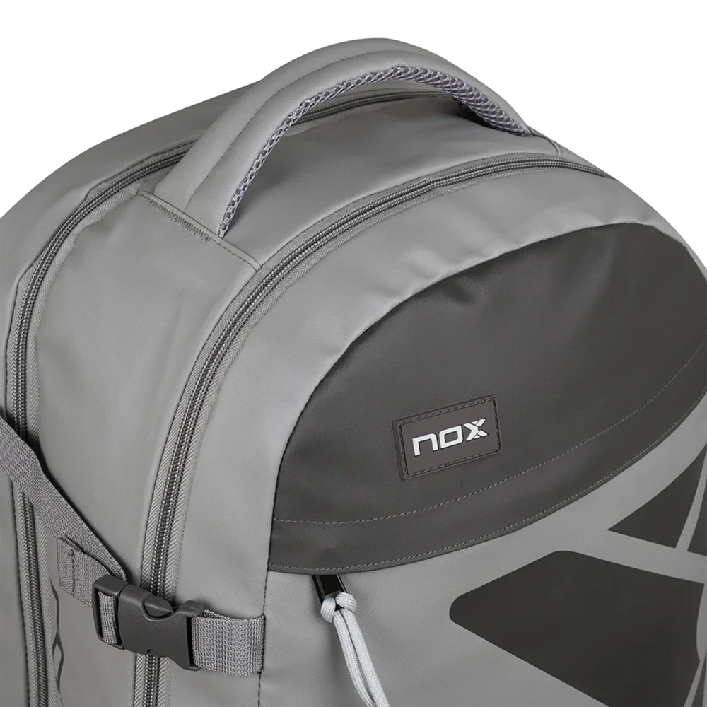 Nox Mochila AT10 Team Gris – mochila deportiva urbana con organización inteligente - imagen 4