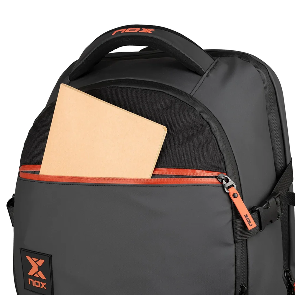 Nox Mochila Luxury Open Series Negro Rojo — mochila premium de pádel con compartimento para zapatillas - imagen 8