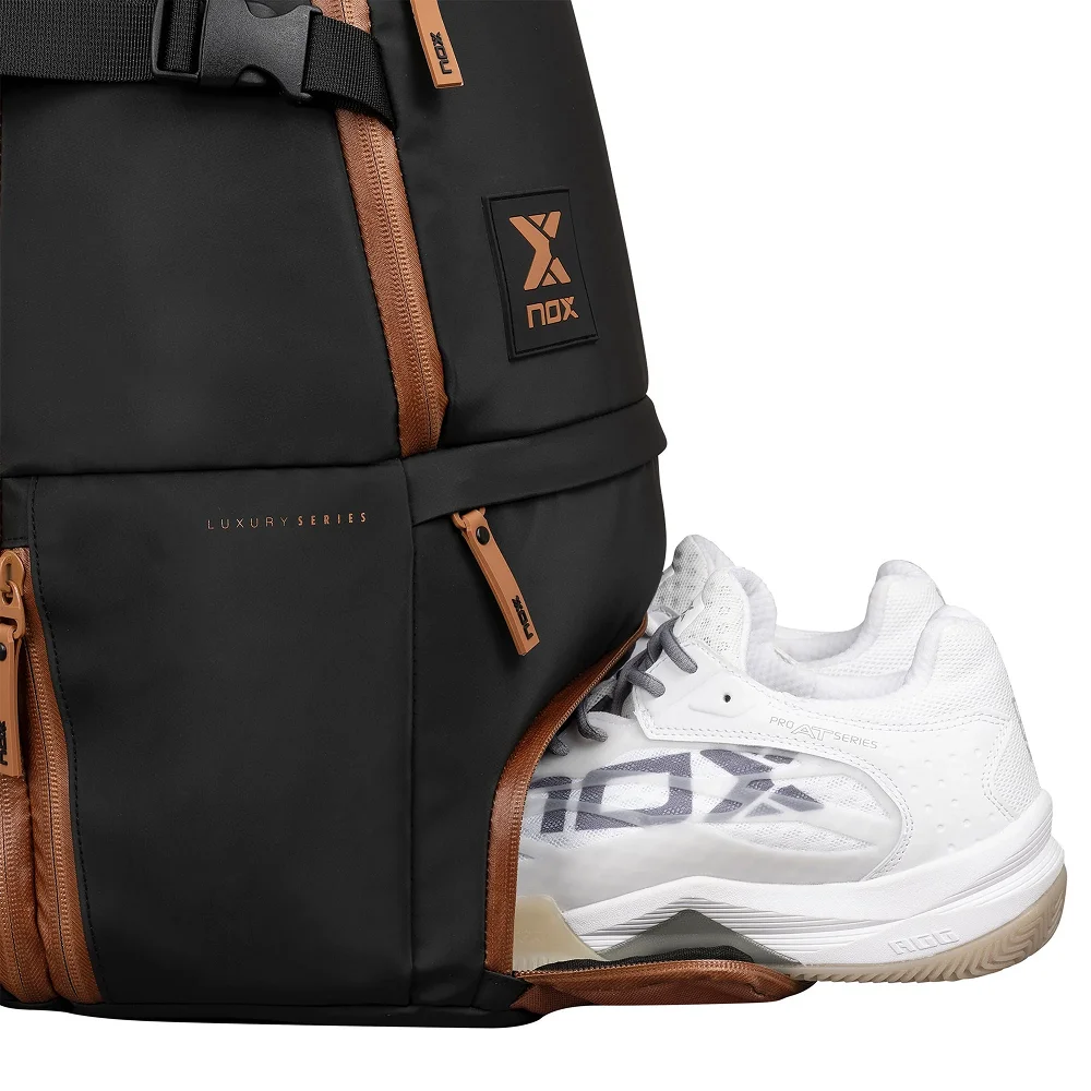Nox Mochila Luxury Open Series Negro Marrón — mochila premium de Agustín Tapia con organización eficiente - imagen 7