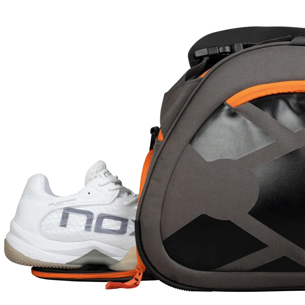 Nox AT10 Team Gris Naranja — bolsa oficial de pádel de Agustín Tapia de 42 L con protección térmica - imagen 5